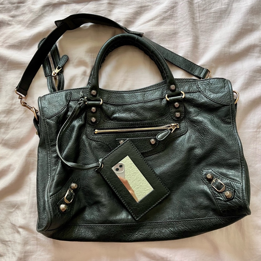 Authentic Balenciaga City Agneau Giant 12 Shoulder bag with Rose gold hardware